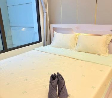 District 9 Bed & Breakfast | Beautiful Hotel Vinhomes Grand Park - Long Bình