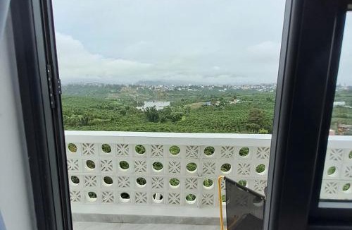 Di Linh Apartment | Bee Home Di Linh 45A Nguyễn Trung Trực Lầu 2 - view hồ