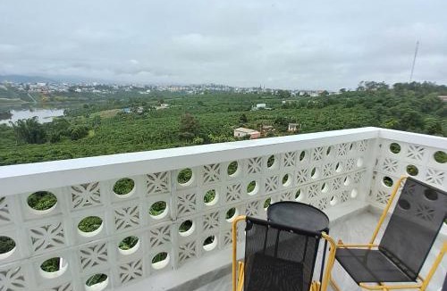 Di Linh Apartment | Bee Home Di Linh 45A Nguyễn Trung Trực Lầu 2 - view hồ