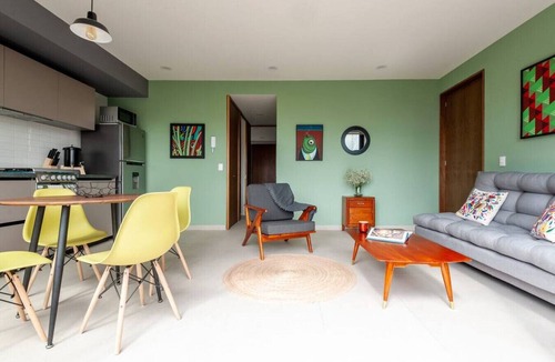 Cuauhtemoc Apartment | Bellas Artes & Downtown Views from a Stylish apt