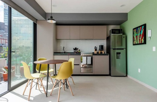 Cuauhtemoc Apartment | Bellas Artes & Downtown Views from a Stylish apt