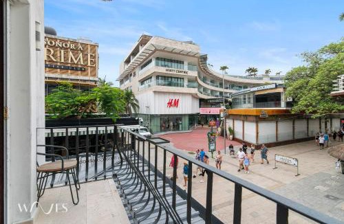 12th Street House | Best Spot on 5th Ave - 2BR with King Beds & Style