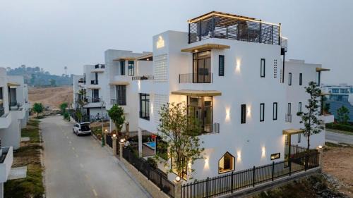 Luong Son Villa | Biệt Thự Có Hồ Bơi Riêng