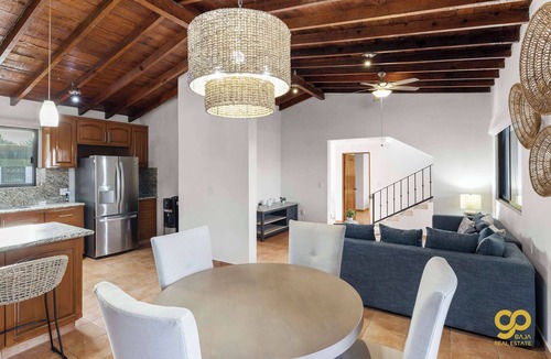 El Centenario House | Blissful Bay Views, Steps to Beach, Private Yard