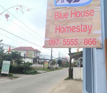 Le Thuy House | Blue House HomeStay