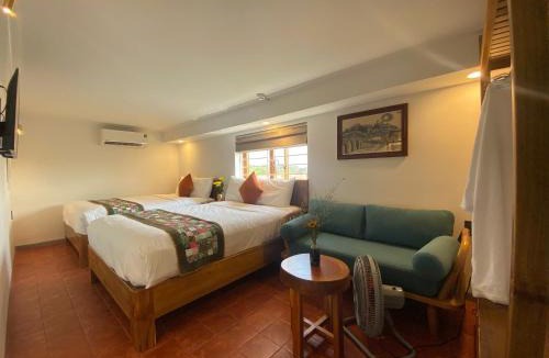 Cam Pho Bed & Breakfast | Blue Tropical House Hội An