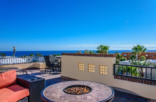 Cabo Bello House | BOOK 7 NIGHTS, GET 15% OFF, SHORT WALK TO BEACH, GREAT LOCATION, PRIVATE POOL!