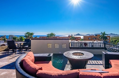 Cabo Bello House | BOOK 7 NIGHTS, GET 15% OFF, SHORT WALK TO BEACH, GREAT LOCATION, PRIVATE POOL!