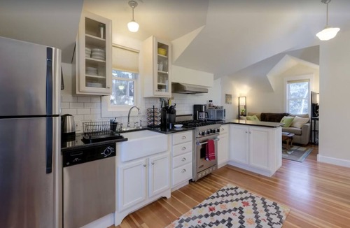 Downtown Cottage | BOULDER OASIS - only steps from downtown Boulder