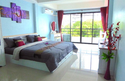 Na Kluea Apartment | Breezy House