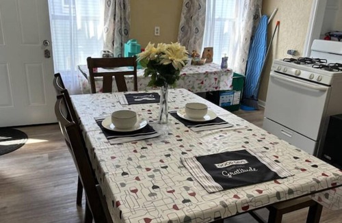 Worcester Apartment | Bright Charming/Netflix/Roku