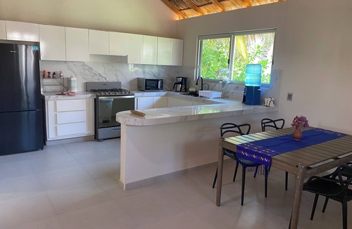 Barra de Colotepec House | Bungalow direct access to the beach for two people private bathroom equipped kitchen