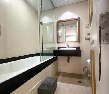 Ben Nghe Apartment | Bustling stay in the center of JapanTown/7eleven/pub