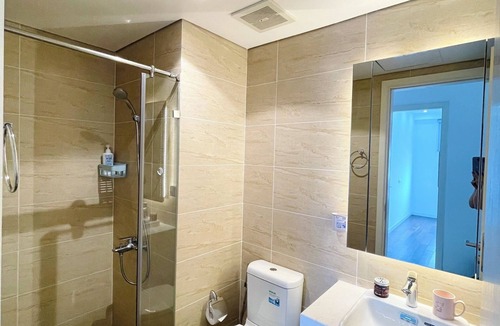 Trung Hoa Nhan Chinh Apartment | Căn hộ 2 phòng ngủ, 2 phòng tắm đầy đủ tiện nghi - Vinhomes D'Capitale