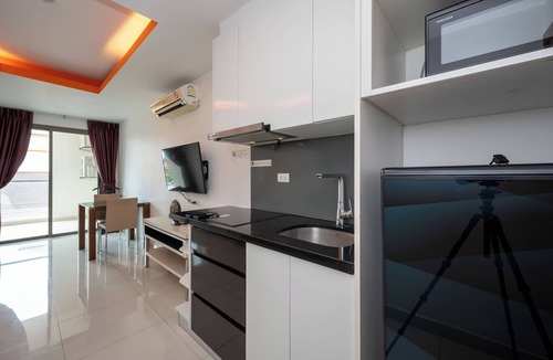 Pratumnak Hill Apartment | C-View Residence apartments by Apartwell