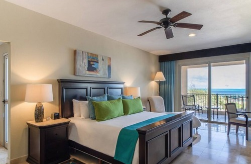 Playa Mujeres Villa | CANCUN 2 BR WATERFRNT PENTHOUSE VILLA DEL PALMAR-other size suite also available