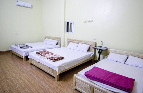 Meo Vac House | cao nguyên đá , hoa tam giác mạch