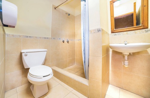 Celaya Hotel | Capital O Hotel Casa Blanca