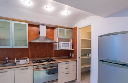 El Yaqui Apartment | Capitalia | with Private Parking & Full Amenities