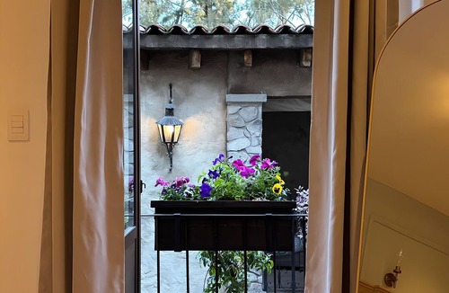 Santeagueda Apartment | Carmel loft in Val'Quirico inside Villa Alessandra
