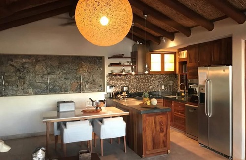 Zihuatanejo Villa | CASA 1. Serenity at playa La Ropa
