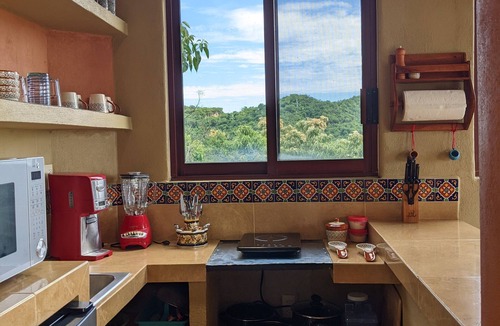 Zihuatanejo Bed & Breakfast | Casa Arcoiris Zihuatanejo