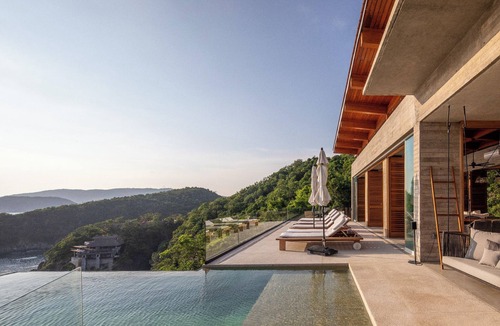 Zihuatanejo Villa | Casa Arena: Modern Luxury Villa with Staff, Pool, Big Ocean Views
