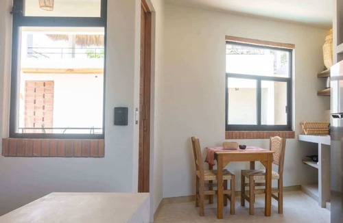 Brisas de Zicatela Apartment | Casa Aymara 102 : Balcón Privado & Wifi Starlink!