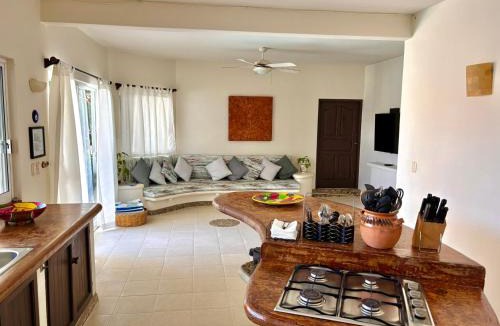 Brisas de Zicatela House | Casa Calilla, Un pequeño oasis en Punta Zicatela