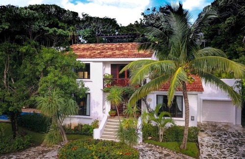 Playacar Fase I House | Casa Chohom, Pool, Spacious Villa with Beach Access