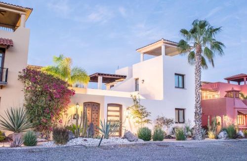 Nopolo House | Casa del Gallo-Home in Loreto bay- Baja reimagined! steps from Community Pool