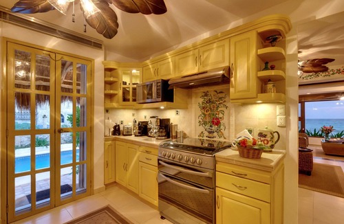 Playa del Secreto Villa | Casa del Secreto-Luxury Beachfront Private Beautiful/pool/hotub/full staff