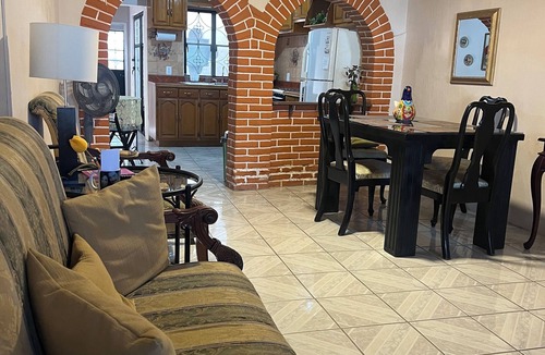 Chapala Centro House | Casa del Sol Chapala centro one block from cristiania park, malecon and plaza
