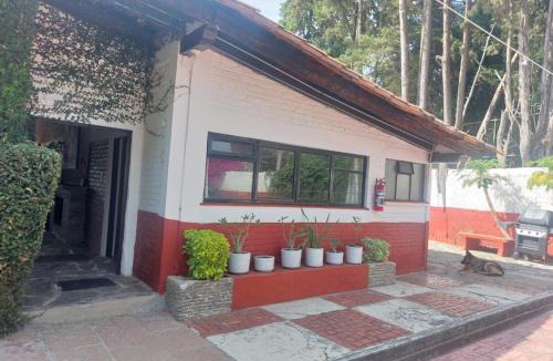 El Santuario House | Casa Grande, Casita, Gran Jardín, Juegos para 19 personas en el Pueblo