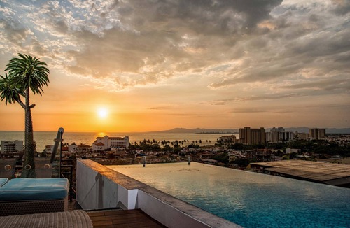 Colonia 5 de Diciembre House | Casa Isacamil - Impeccable Views, Contemporary, Rooftop Pool, Proximity to Town