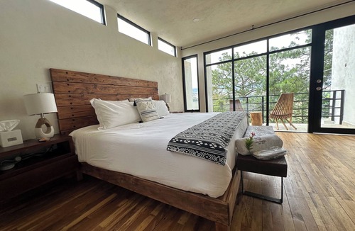 Zacatlan Apartment | Casa Madera 1A Estancia a la orilla del acantilado.Ideal para parejas!