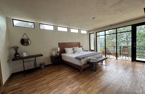 Zacatlan Apartment | Casa Madera 1A Estancia a la orilla del acantilado.Ideal para parejas!