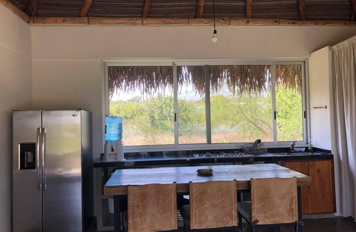 Alto Lucero House | Casa Malanah, with mega garden and direct access to the beach and lagoon!