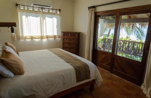 Troncones Bed & Breakfast | Casa Manzanillo - Ocean Room - Ocean View Room at Exceptional Beach Front Location