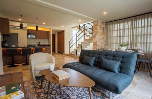 Villa Juarez House | Casa Marea - 2BR - Tropical Vibes & Palm Breeze Oasis