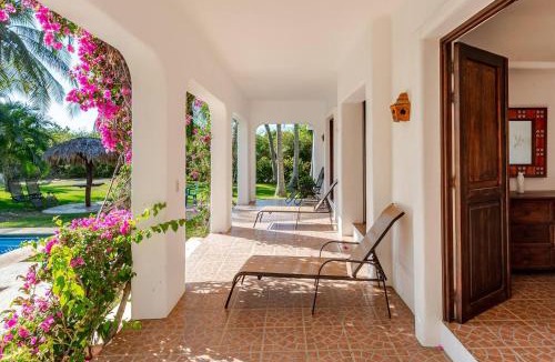 Barra de Colotepec Villa | Casa Maya private villa on the beach