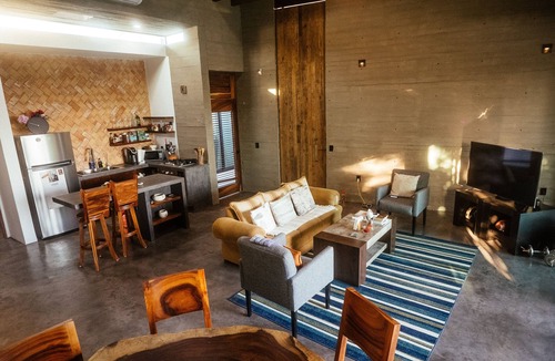 Rinconada House | Casa Pelicano - Elegance in the heart of Puerto