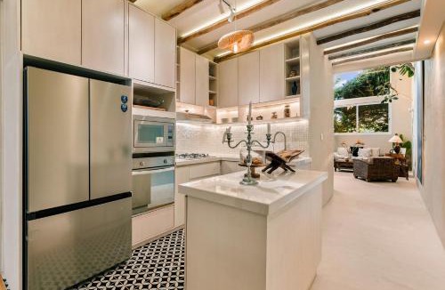 La Gloria Apartment | Casa Rocka Boutique Breakfast & Beach Club included
