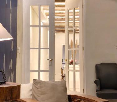 La Gloria Apartment | Casa Rocka Boutique Breakfast & Beach Club included