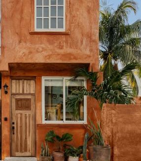 La Gloria Apartment | Casa Rocka Boutique Breakfast & Beach Club included