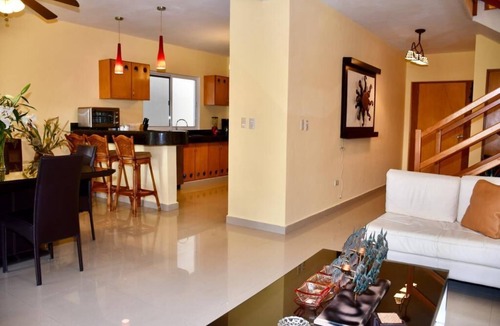 Villa Juarez Hotel | Casa Sol 4 Bedroom Villa with pool close to the beach