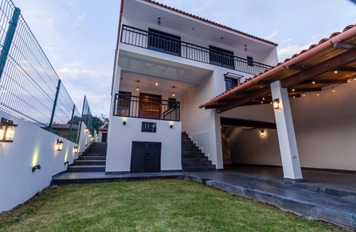Mascota House | Casa Valeria