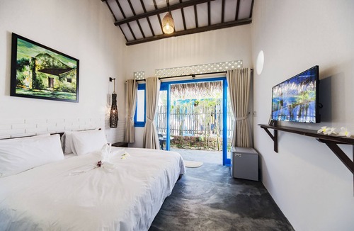 Cam An Hotel | Cashew Tree Bungalow