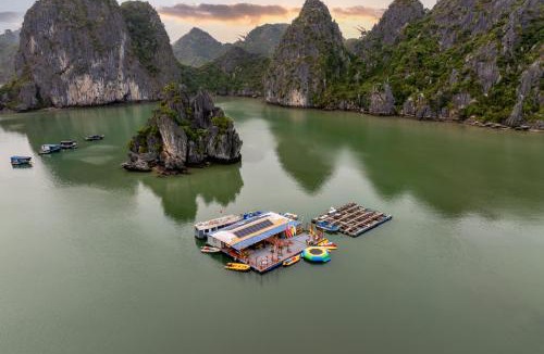 Cat Ba House | Cat Ba Fishing Village Bay House