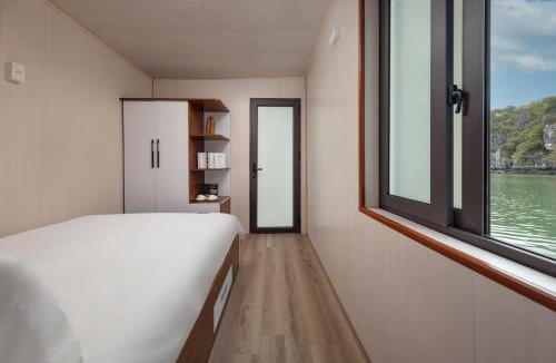 Cat Ba House | Cat Ba Fishing Village Bay House